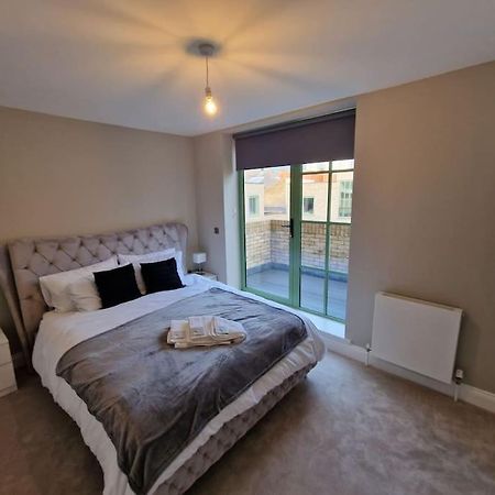 Stunning Newbuilt 3 Bed House Sleeps 9 Villa Edmonton Exterior photo