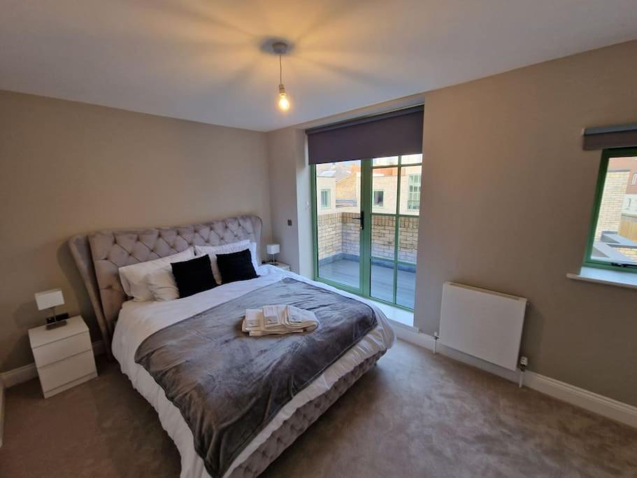 Stunning Newbuilt 3 Bed House Sleeps 9 Villa Edmonton Exterior photo