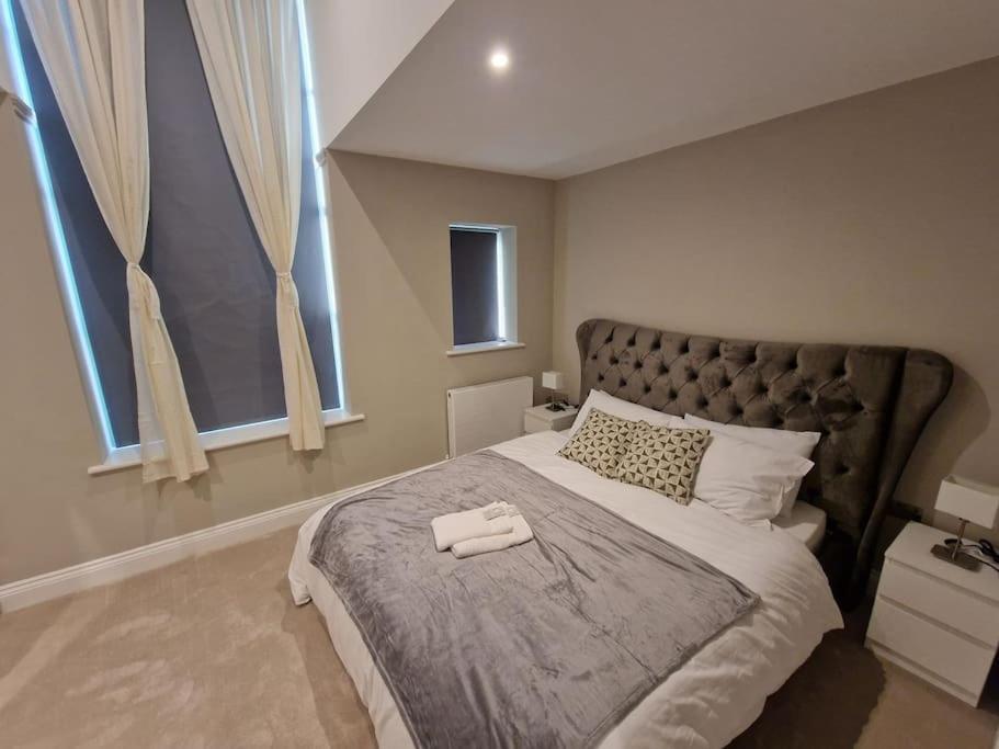 Stunning Newbuilt 3 Bed House Sleeps 9 Villa Edmonton Exterior photo